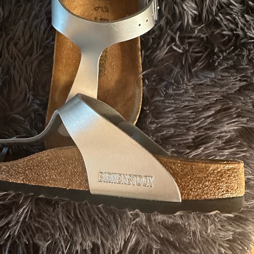 Birkenstock Silver Gizeh Sandal